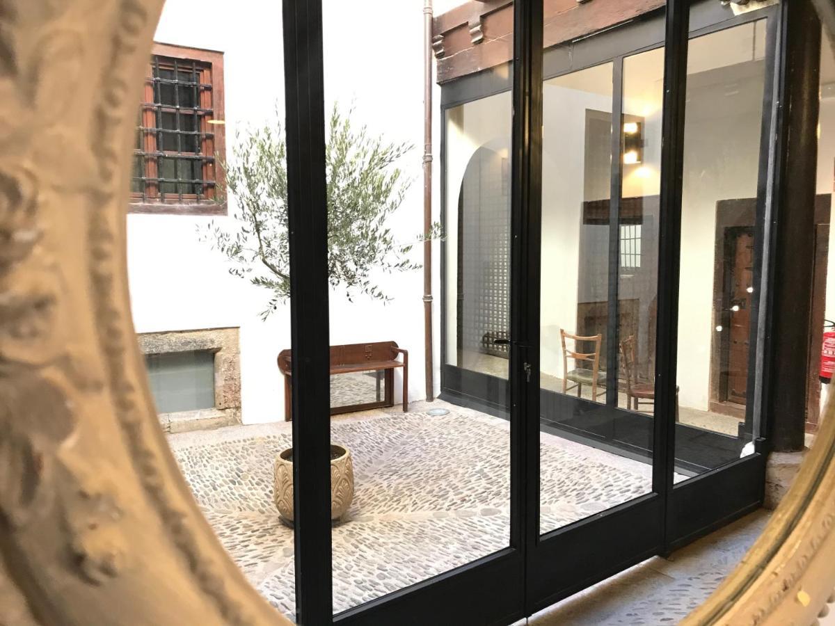 Quartier Leon Hostel Jabalquinto Екстериор снимка