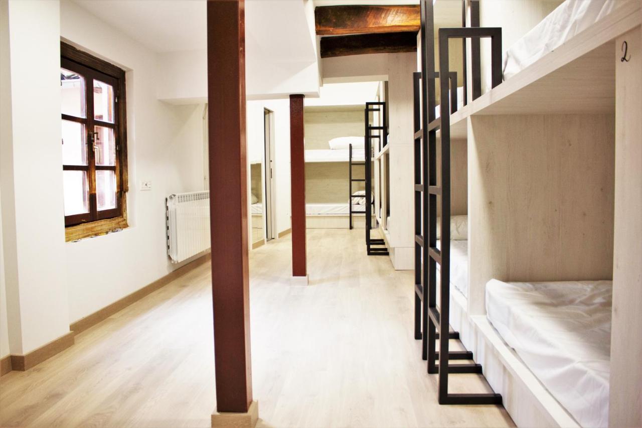 Quartier Leon Hostel Jabalquinto Екстериор снимка