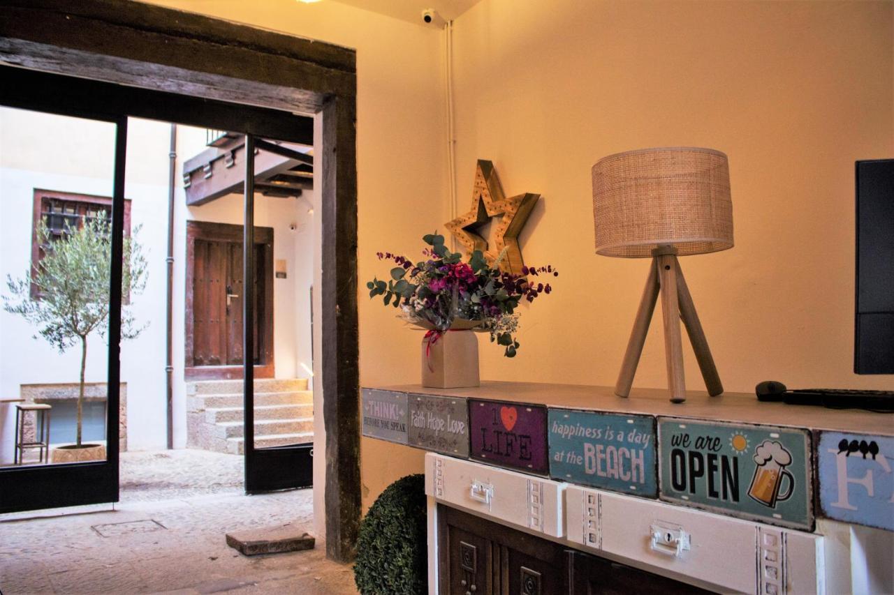 Quartier Leon Hostel Jabalquinto Екстериор снимка